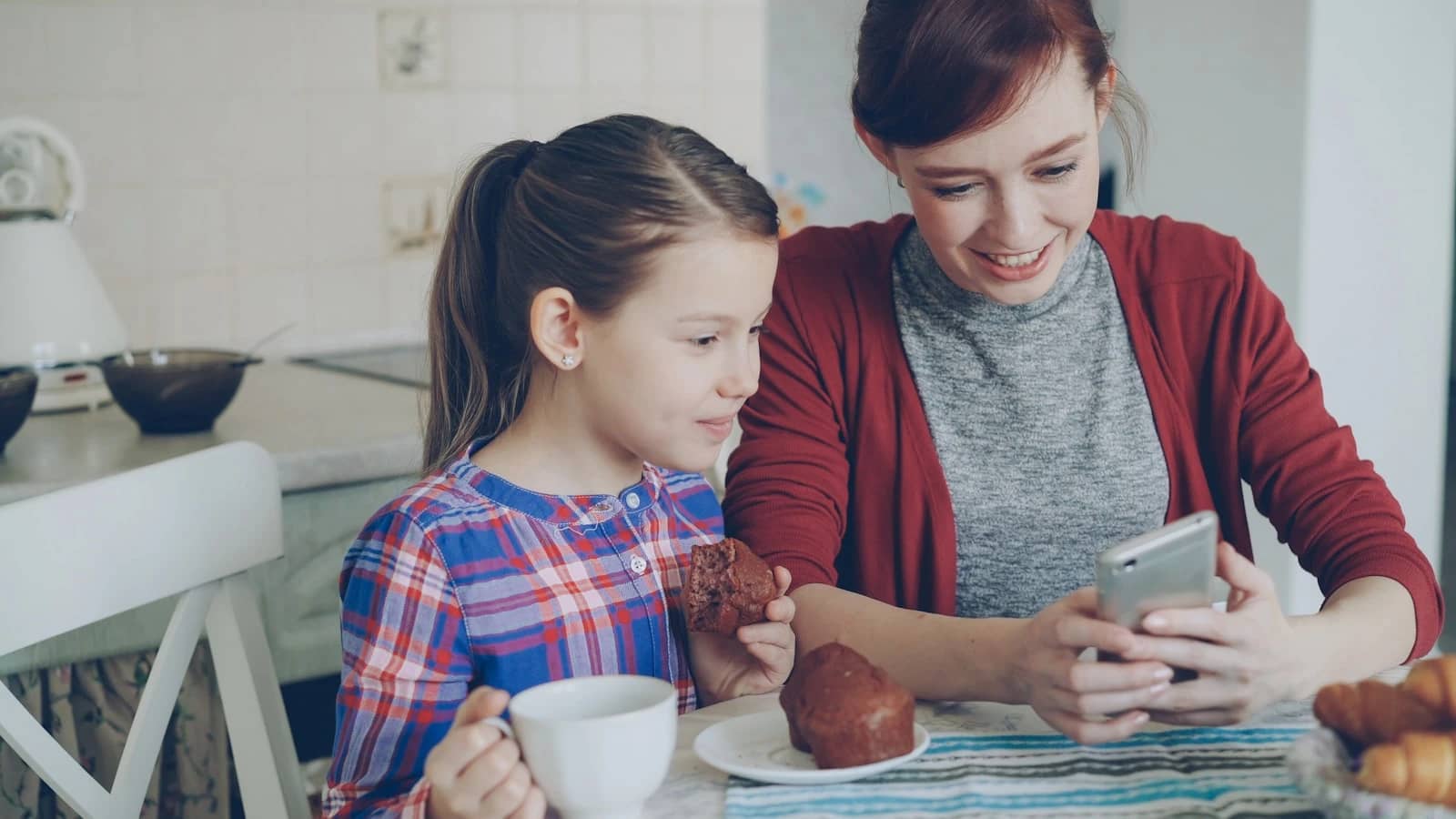 Retard à la crèche : les rappels de lieu aident-ils ?